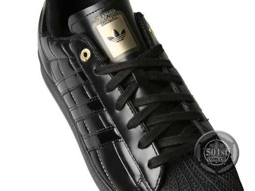 www.eukicks.com_Adidas Superstar Darth Vader & Yoda Released_03-12-07_adiddblk_03.jpg