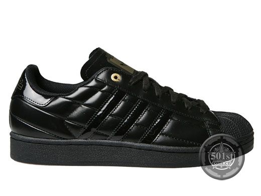 www.eukicks.com_Adidas Superstar Darth Vader & Yoda Released_03-12-07_adiddblk_01.jpg